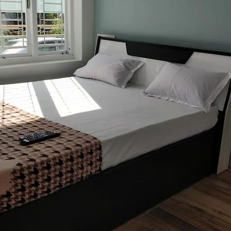 Ab Island Residency Apartment Mundrothuruth Luaran gambar